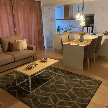 Beach - Carcavelos/riviera Apartment *